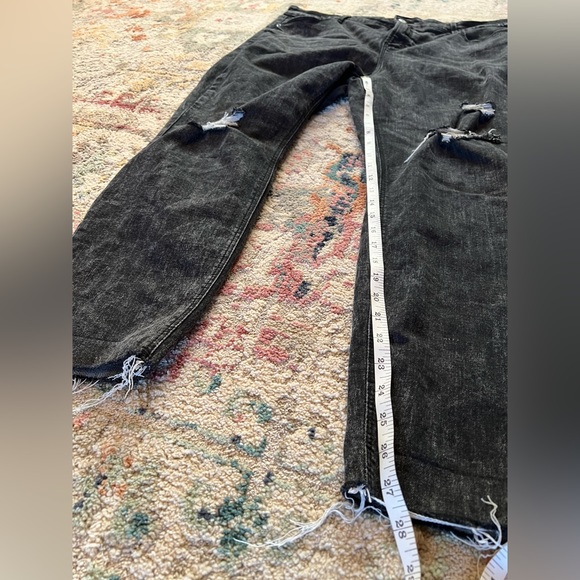 Old Navy's High-Waisted Rockstar Black Distressed Jeans Size 18 - Picture 7 of 7